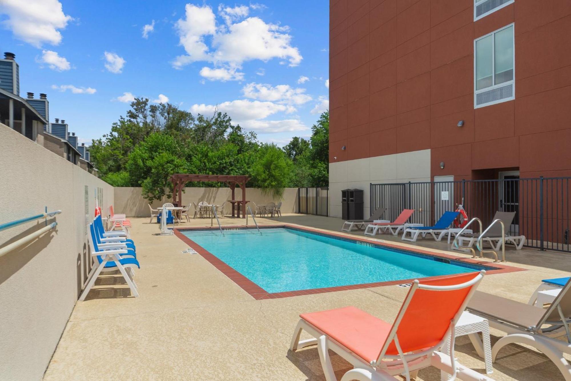 Holiday Inn Express & Suites - Houston Nasa - Boardwalk Area By Ihg Seabrook Buitenkant foto